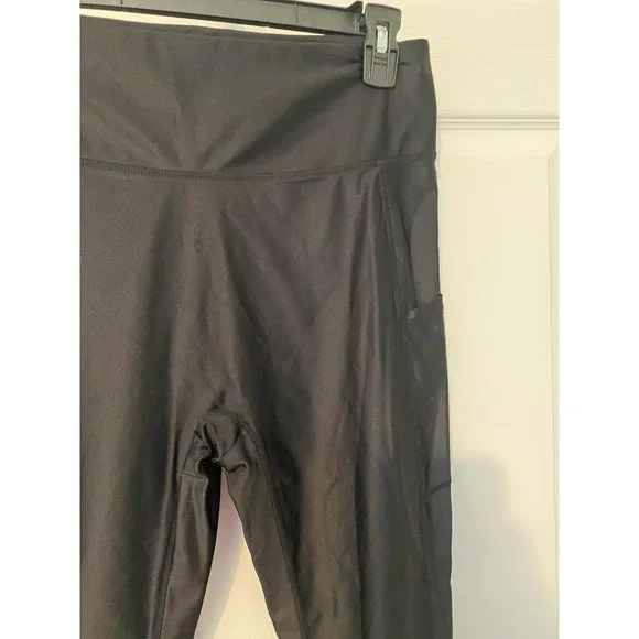 Zuda Women's Black Shiny Leggings with Cross Cross Detail Size‎ Medium - Picture 6 of 13